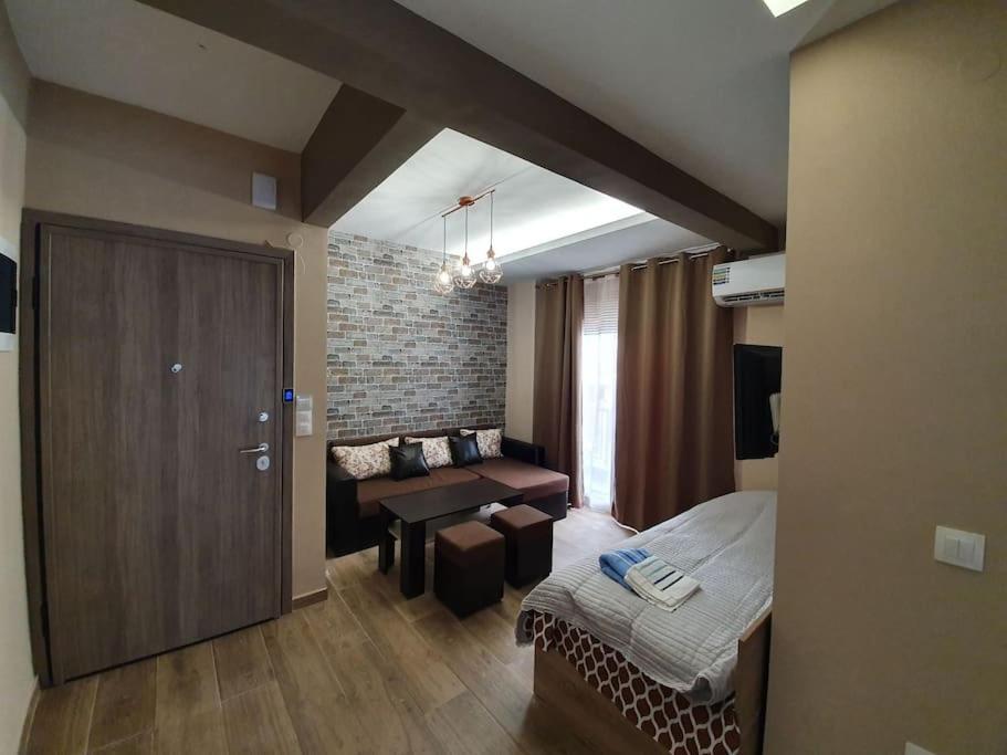 Rotonda Citycenter Two Rooms Apart.New Renovated! Tesalonika Bagian luar foto