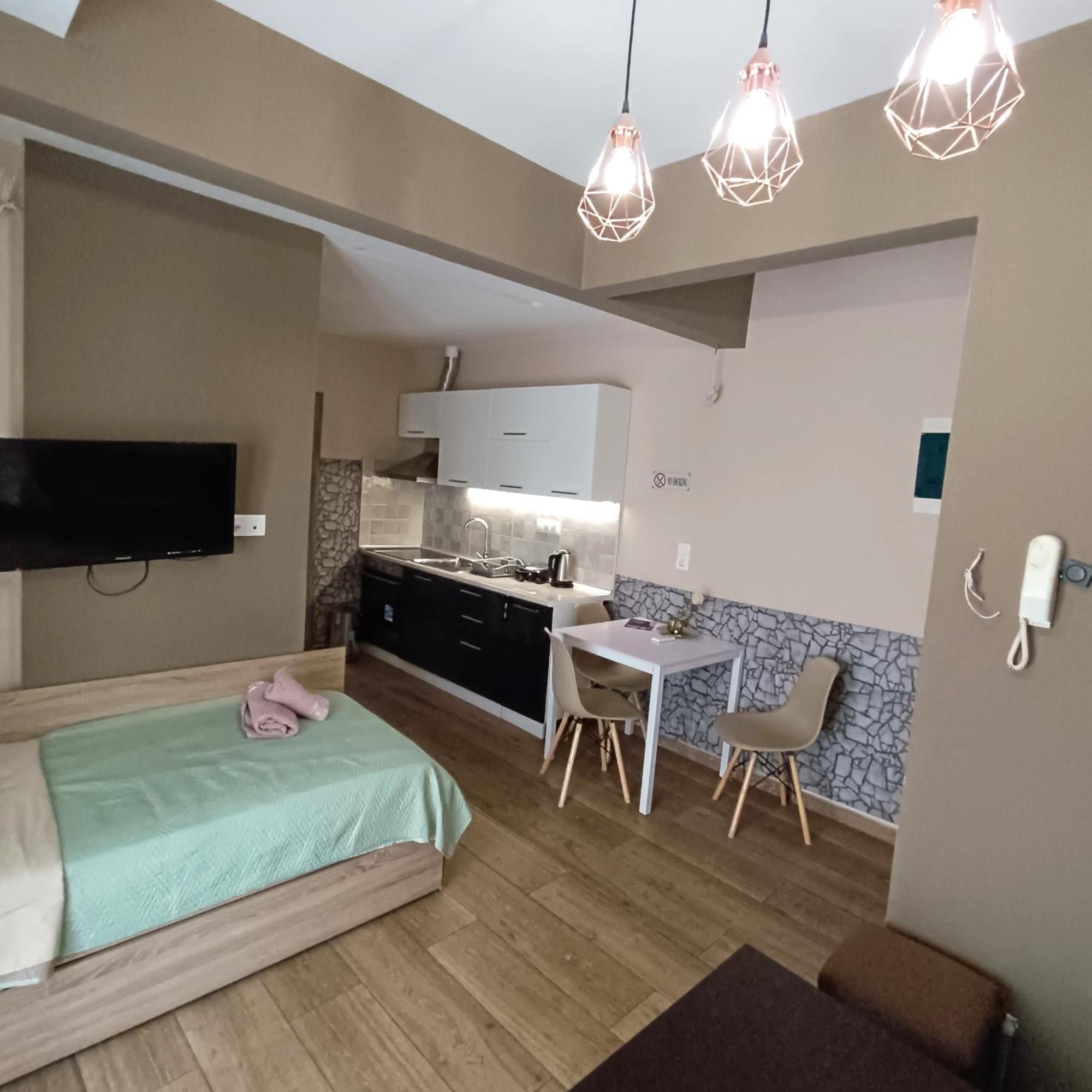 Rotonda Citycenter Two Rooms Apart.New Renovated! Tesalonika Bagian luar foto